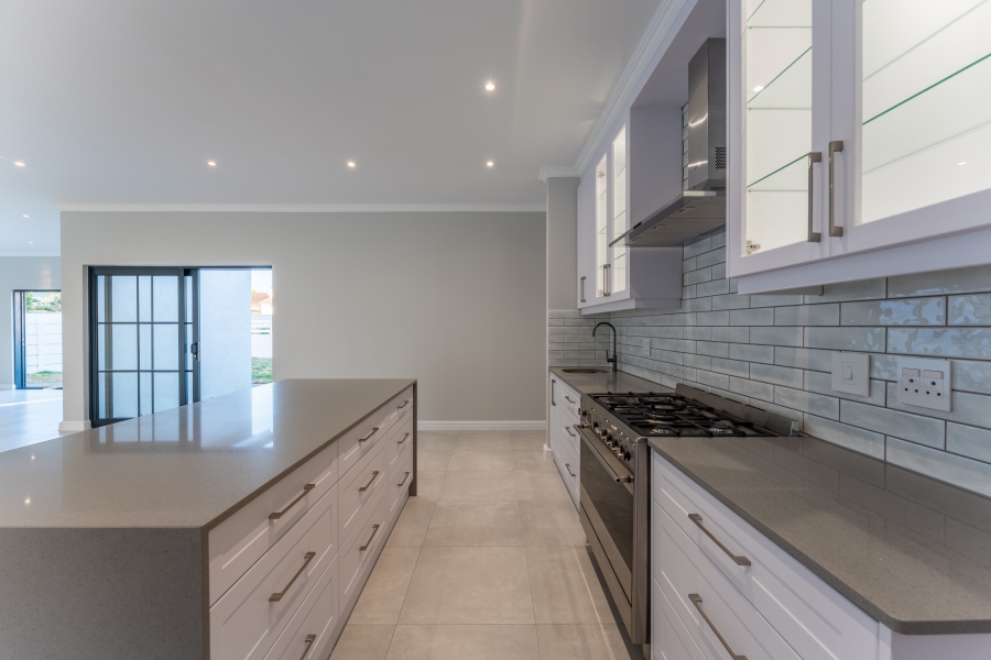 3 Bedroom Property for Sale in Wavecrest Eastern Cape